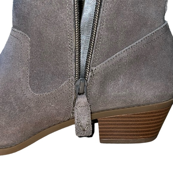 Vionic Women’s Suede Chelsea Boots Size 9.5 Ankle Dark Taupe Vera - Picture 6 of 8